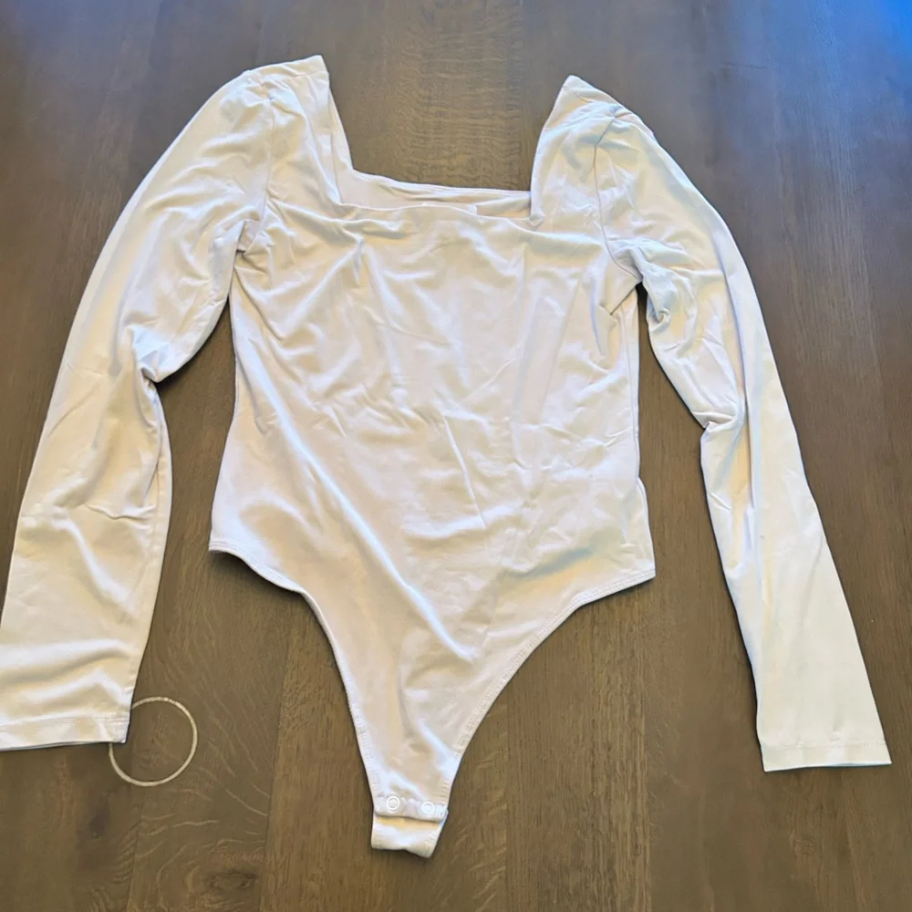 House of Harlow 1960 light cream long sleeve square neck bodysuit